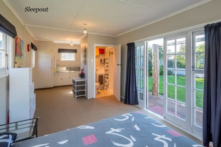 Photo of property in 47 Te Moana Road, Waikanae Beach, Waikanae, 5036