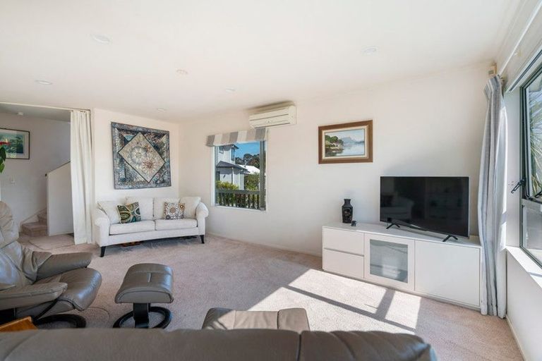 Photo of property in 1/12 Coroglen Avenue, Birkenhead, Auckland, 0626