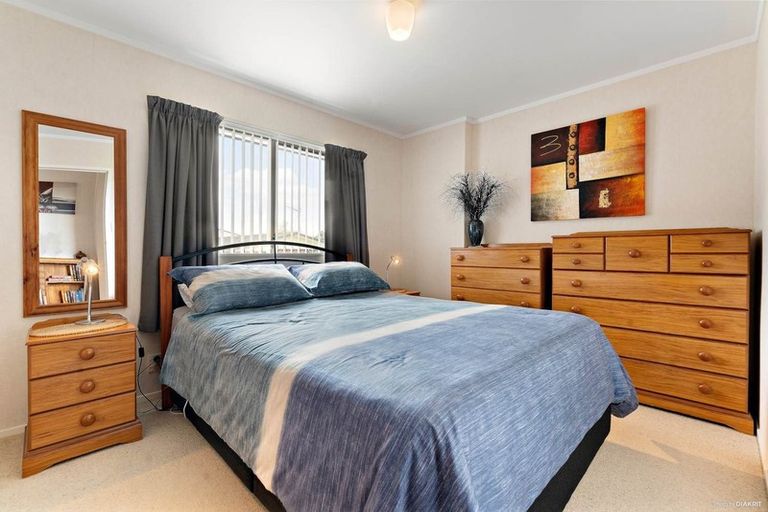 Photo of property in 7a Butley Drive, Farm Cove, Auckland, 2012