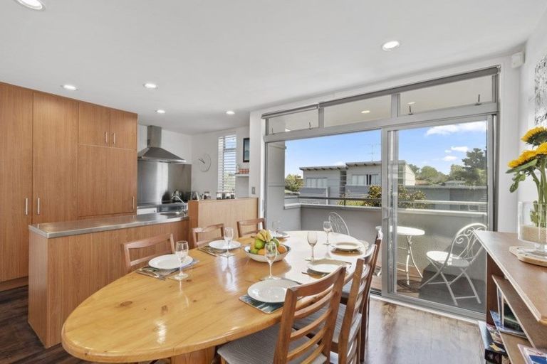 Photo of property in Habitat Apartments, 5/31 Byron Avenue, Takapuna, Auckland, 0622