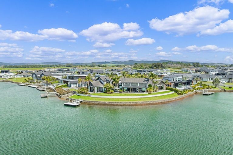 Photo of property in 3 Kuaka Grove, One Tree Point, 0118