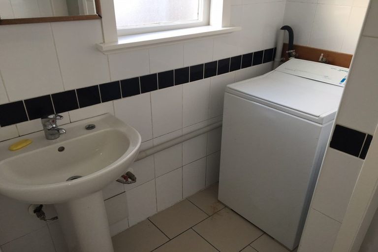 Photo of property in 55 Endeavour Street, Lyall Bay, Wellington, 6022