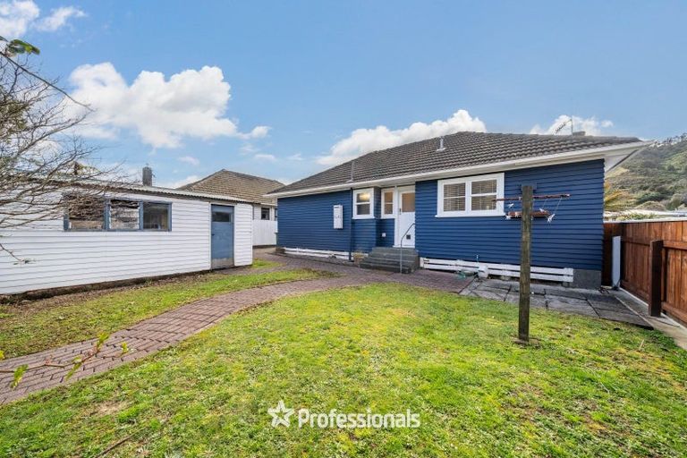 Photo of property in 98 Wood Street, Wainuiomata, Lower Hutt, 5014