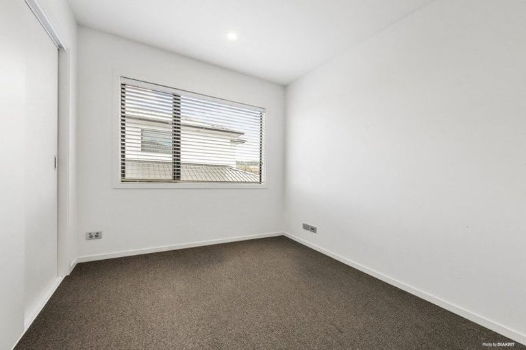 Photo of property in 42 Accolage Boulevard, Kumeu, 0810
