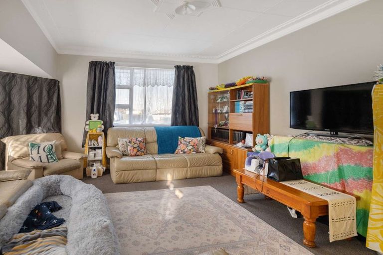 Photo of property in 70 Mcmurdo Street, Tinwald, Ashburton, 7700