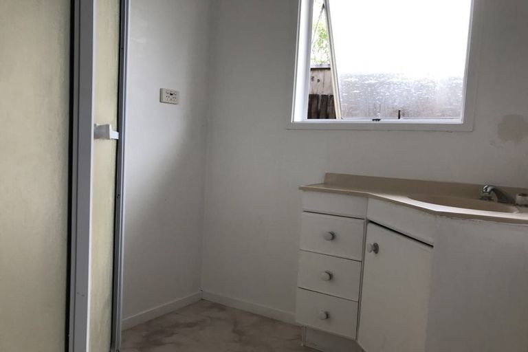 Photo of property in 59 Casuarina Road, Half Moon Bay, Auckland, 2012