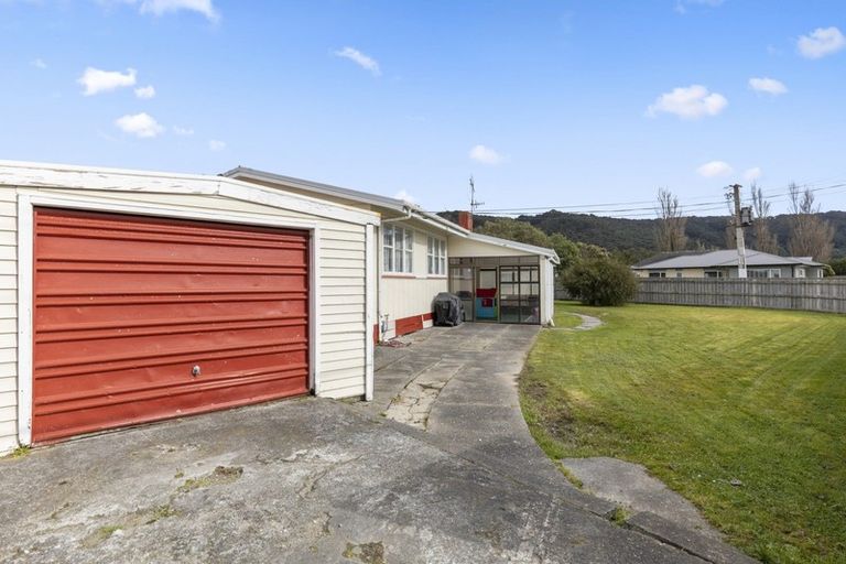 Photo of property in 8 Rimu Street, Wainuiomata, Lower Hutt, 5014