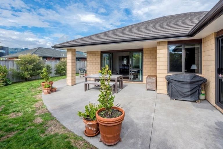 Photo of property in 145 Field Way, Waikanae Beach, Waikanae, 5036