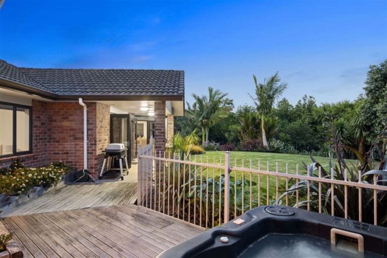 Photo of property in 23 Lough Bourne Drive, Pukekohe, 2120