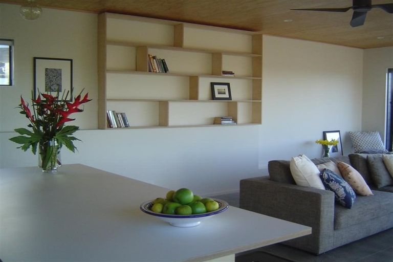 Photo of property in 26 Surf Road, Stanmore Bay, Whangaparaoa, 0932