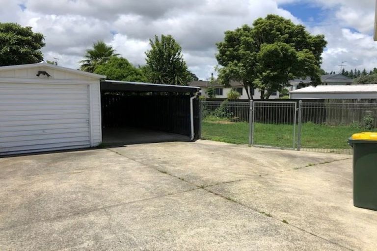 Photo of property in 12 Lipton Grove, Opaheke, Papakura, 2113