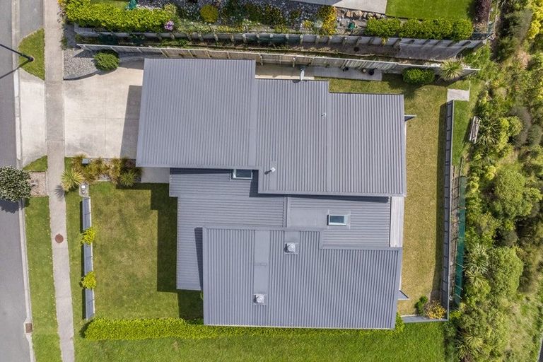 Photo of property in 20 Waitaria Terrace, Aotea, Porirua, 5024