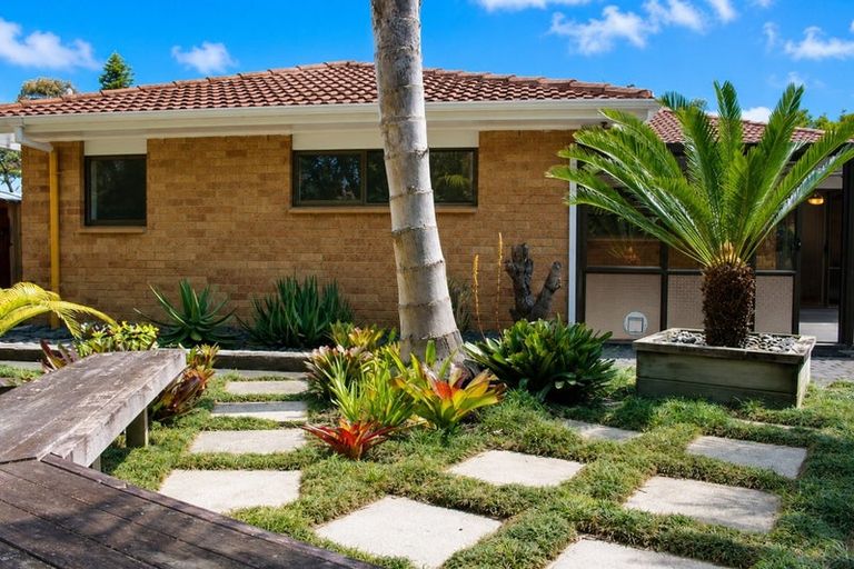 Photo of property in 46 St Annes Crescent, Wattle Downs, Auckland, 2103