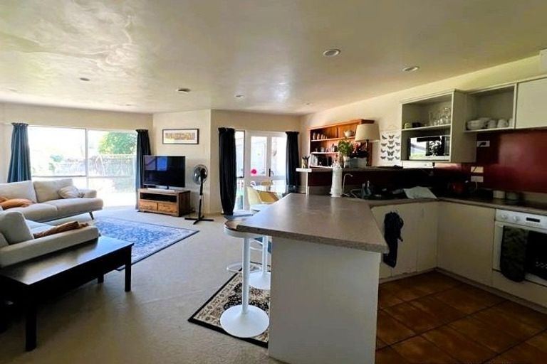 Photo of property in 27 Palmgreen Court, Stanmore Bay, Whangaparaoa, 0932