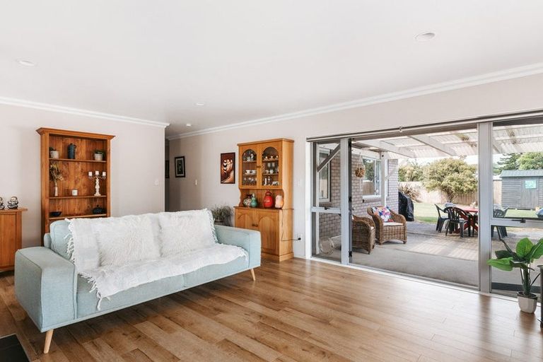 Photo of property in 10 Webb Place, Papamoa Beach, Papamoa, 3118