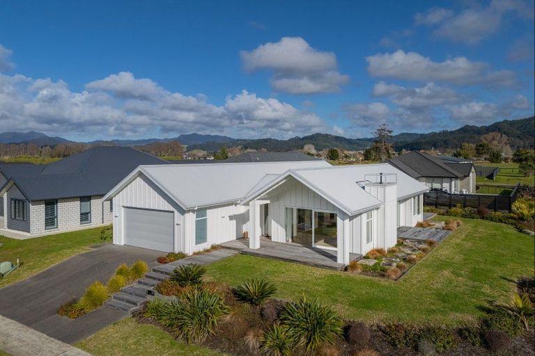 Photo of property in 26 Awatea Drive, Whitianga, 3510