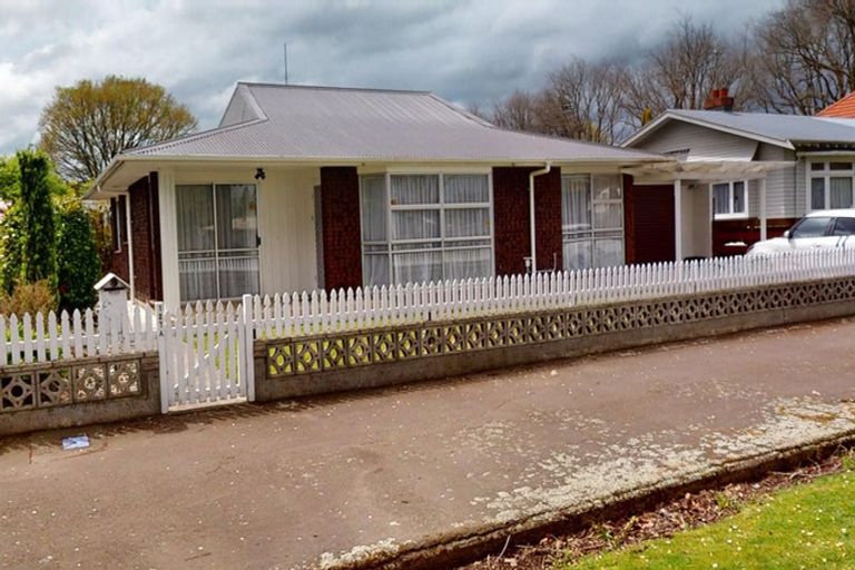 Photo of property in 127a Victoria Avenue, Hokowhitu, Palmerston North, 4410