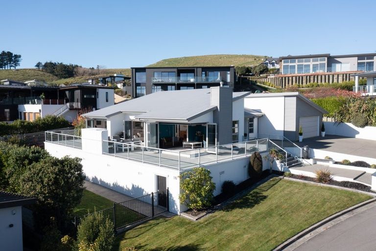 Photo of property in 16 Quarry Hill Terrace, Kennedys Bush, Christchurch, 8025