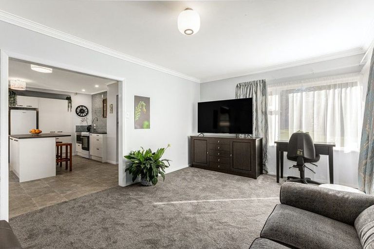 Photo of property in 106 Hine Road, Wainuiomata, Lower Hutt, 5014