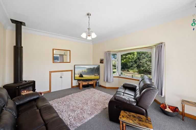 Photo of property in 35 North Manakau Road, Manakau, Levin, 5573