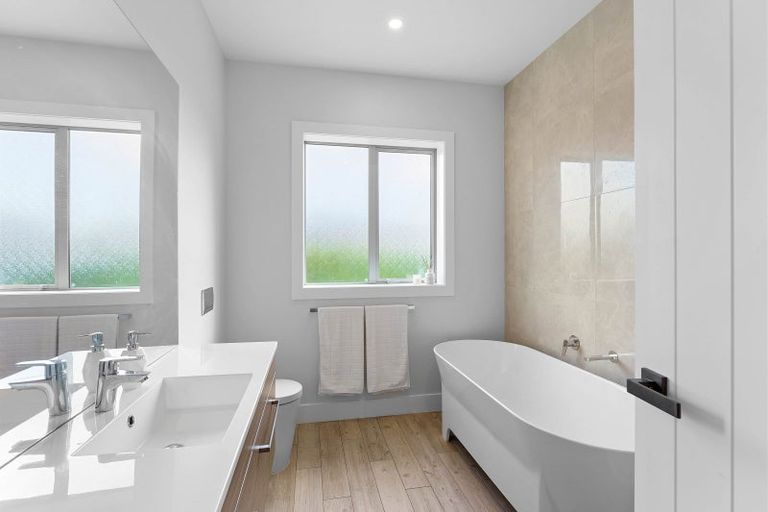 Photo of property in 9 Lamont Place, Waikanae, 5036