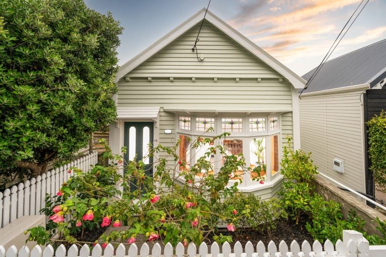 Photo of property in 16 Stafford Street, Mount Victoria, Wellington, 6011