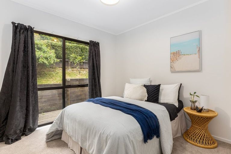 Photo of property in 5 Furneaux Grove, Whitby, Porirua, 5024