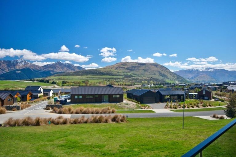 Photo of property in 3a Glenelg Lane, Jacks Point, 9371