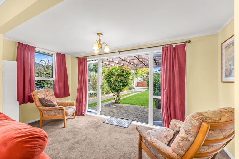 Photo of property in 34 Dunedin Street, Redwood, Christchurch, 8051