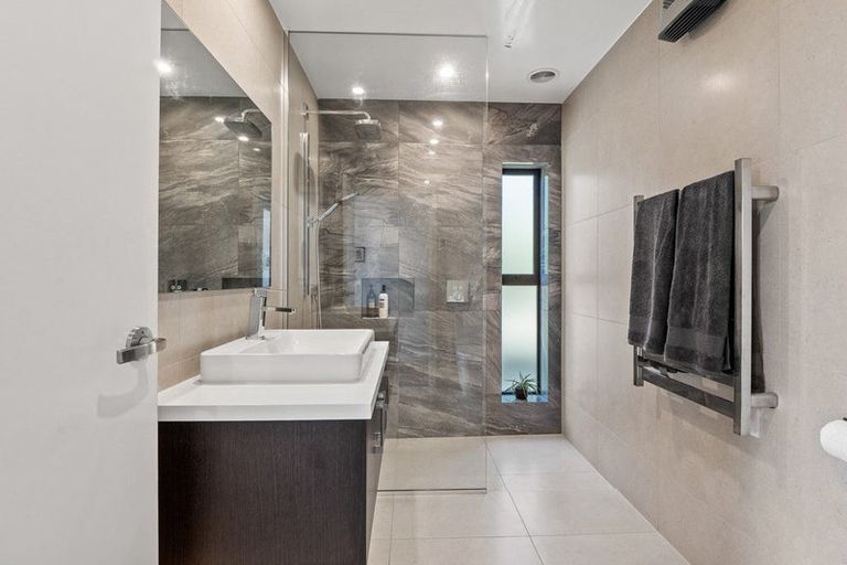 Photo of property in 17 Howden Drive, Jacks Point, 9371