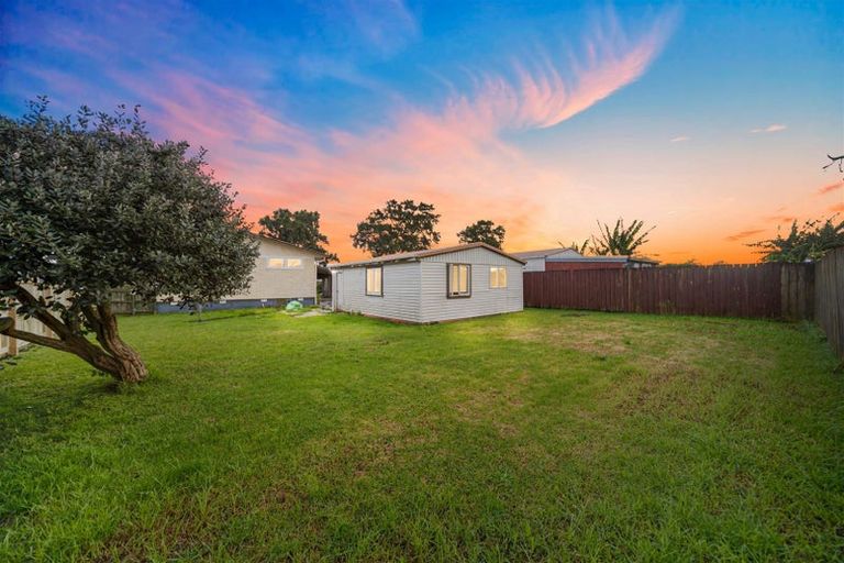Photo of property in 21 Convair Crescent, Mangere, Auckland, 2022