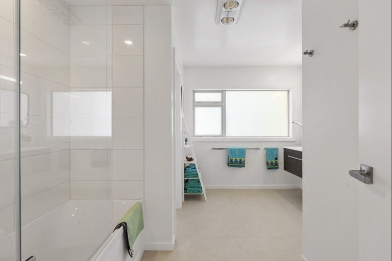 Photo of property in 85 Karewa Parade, Papamoa Beach, Papamoa, 3118