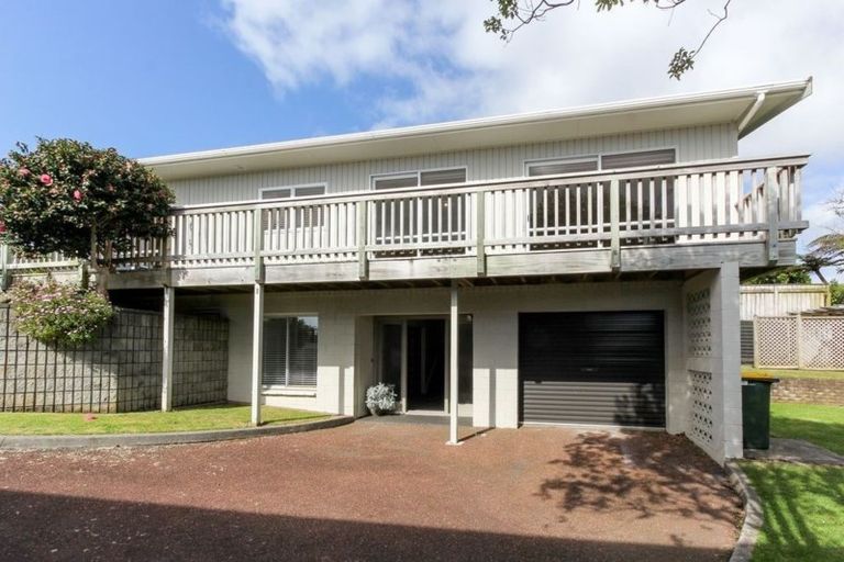 Photo of property in 12 Montana Place, Merrilands, New Plymouth, 4312