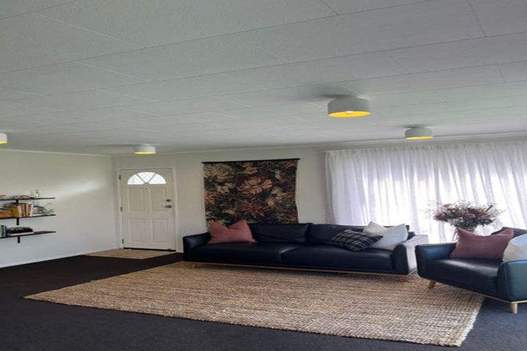 Photo of property in 24 Randwick Place, Randwick Park, Auckland, 2105