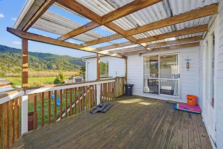 Photo of property in 42 Parenga Street, Wainuiomata, Lower Hutt, 5014
