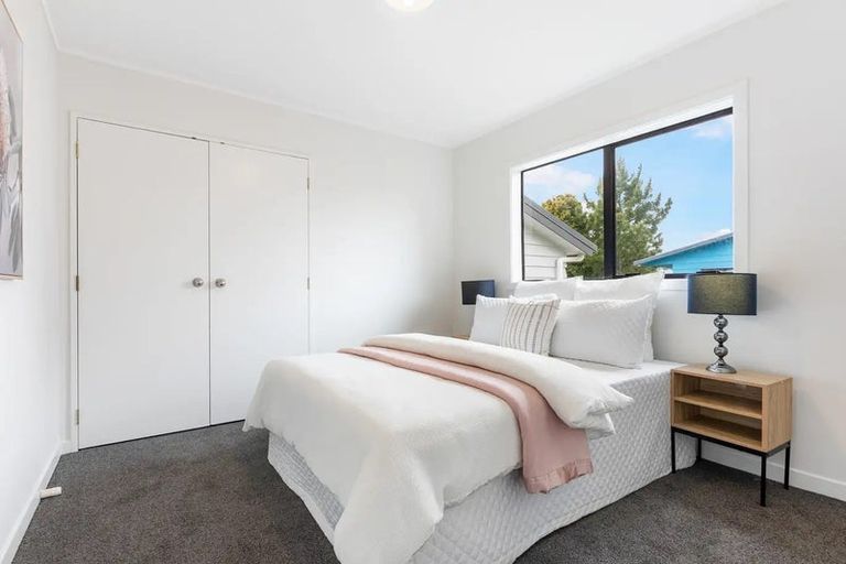 Photo of property in 5/8 Eulogy Place, Randwick Park, Auckland, 2105