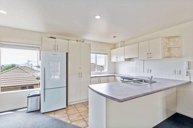 Photo of property in 3/57 Gladstone Road, Northcote, Auckland, 0627