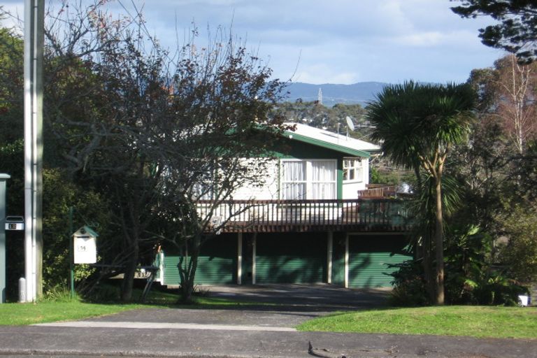 Photo of property in 14 Springbank Lane, Te Atatu Peninsula, Auckland, 0610