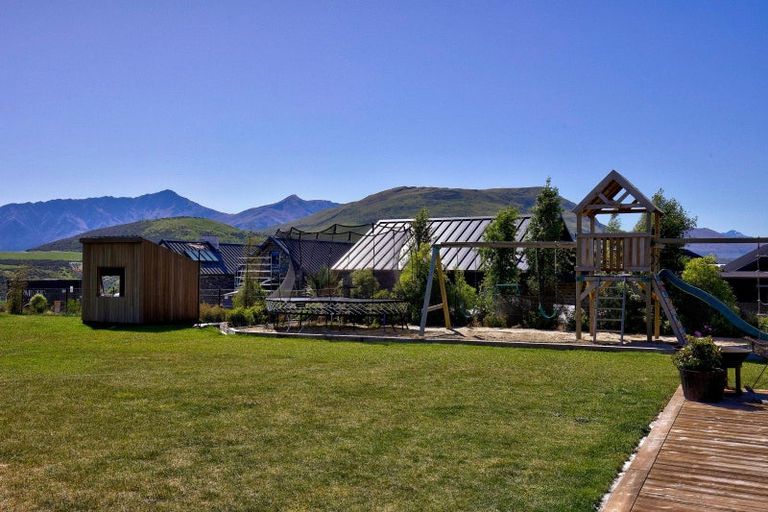 Photo of property in 6 Stockyard Lane, Jacks Point, Queenstown, 9371