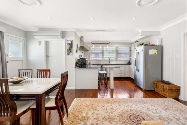 Photo of property in 59 Golf Road, New Lynn, Auckland, 0600