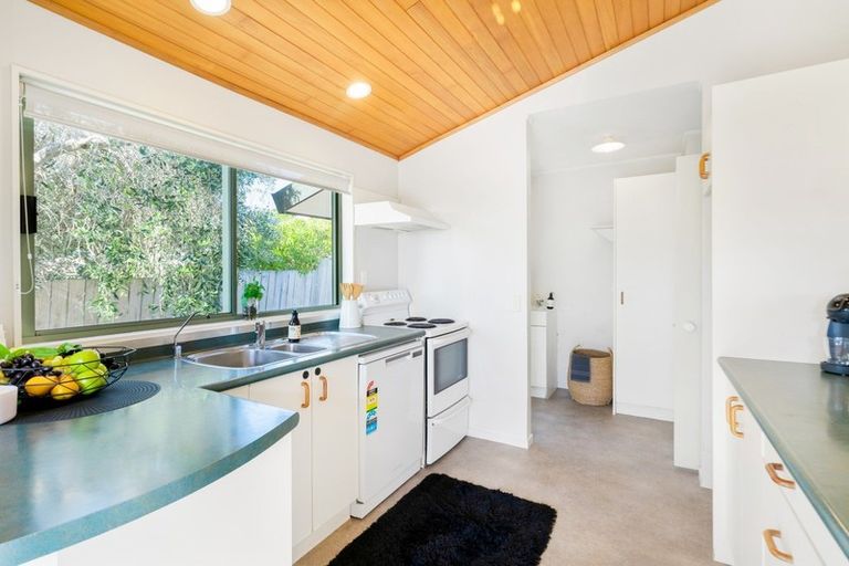 Photo of property in 19 Tiri Road, Manly, Whangaparaoa, 0930