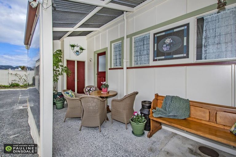 Photo of property in 73 George Street, Hikurangi, 0114