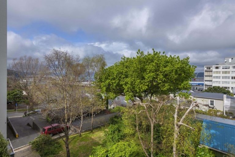 Photo of property in 19 Grant Road, Thorndon, Wellington, 6011