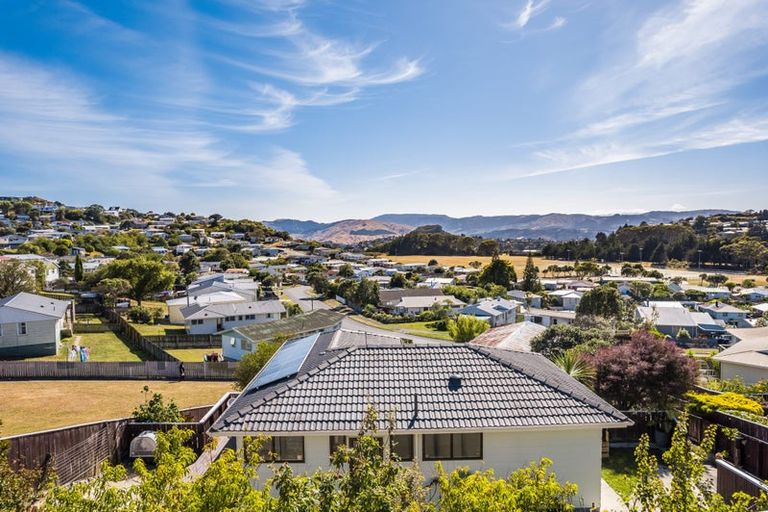 Photo of property in 37 Beaumaris Crescent, Ascot Park, Porirua, 5024