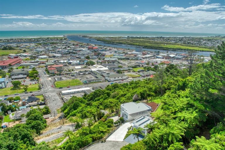 Photo of property in 41 Puketahi Street, Greymouth, 7805