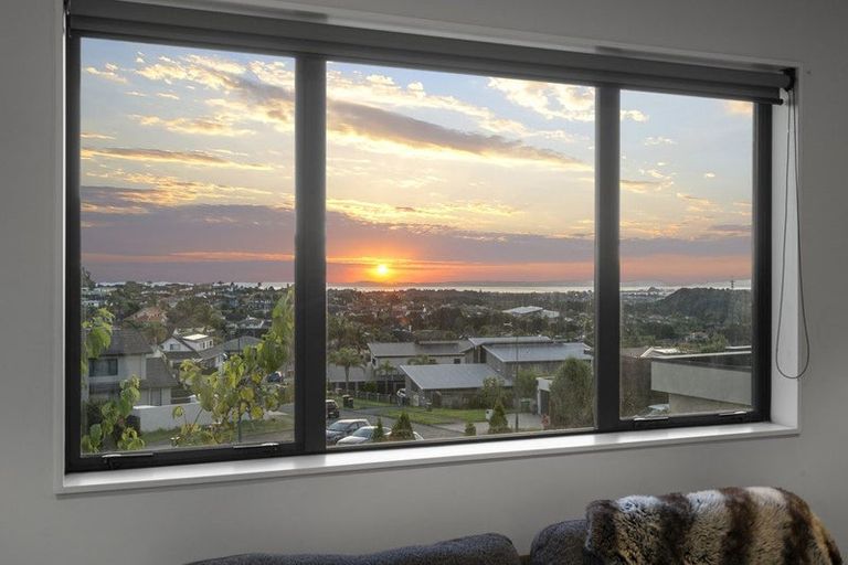 Photo of property in 30 Aldon Lane, The Gardens, Auckland, 2105