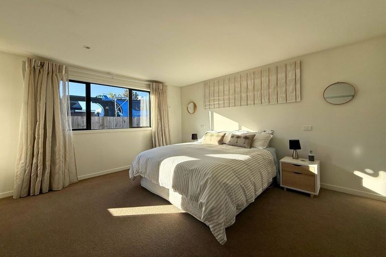Photo of property in 8 Warbler Lane, Albert Town, Wanaka, 9305