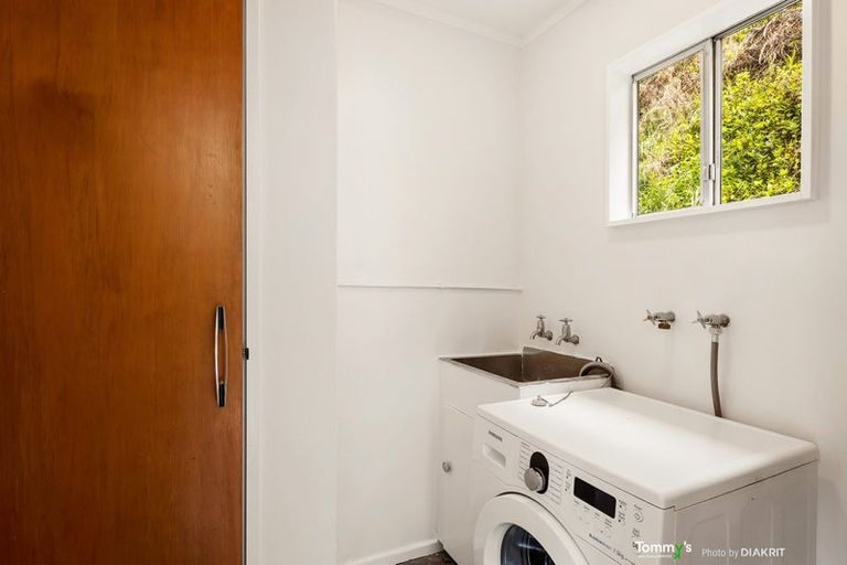 Photo of property in 2/5 Wye Street, Island Bay, Wellington, 6023