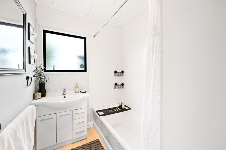 Photo of property in 18 Penney Green, Nawton, Hamilton, 3200