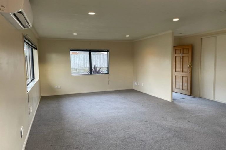 Photo of property in 26 Carisbrook Crescent, Papakura, 2110